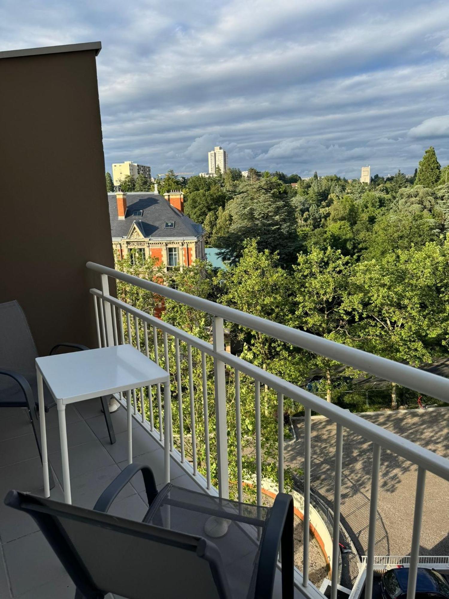 Appart' Hotel Fauriel Saint Etienne Avec Parking Buitenkant foto